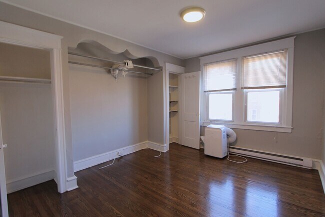 Building Photo - 624 Wendover St