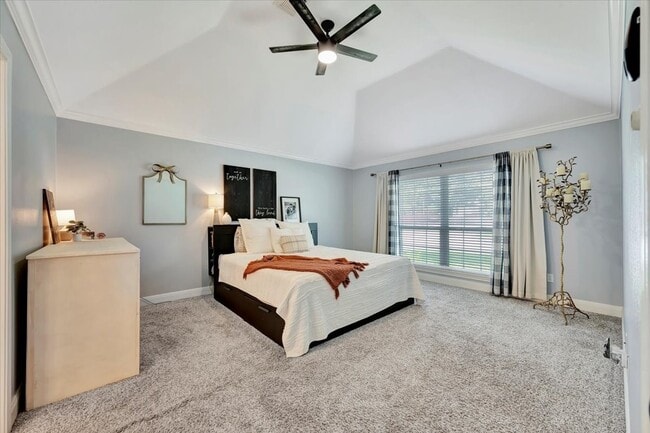 Building Photo - 15402 Willow Shores Dr