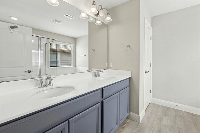 Building Photo - 9800 Betulla Dr