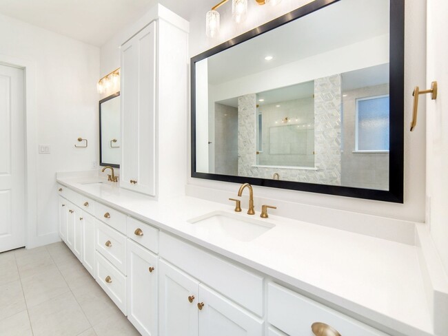 Building Photo - Luxurious 5-Bedroom Smart Home with Media ...
