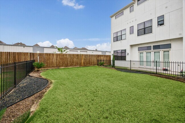 Building Photo - 1659 Bingle Rd