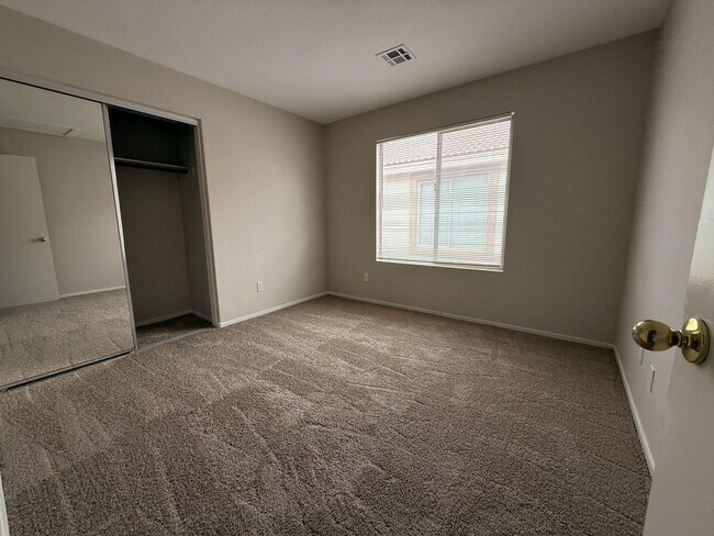 Building Photo - 4892 Perrone Ave