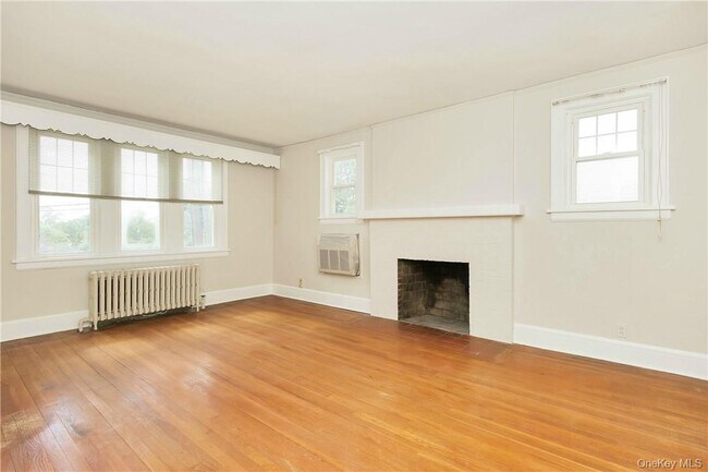 Building Photo - 14 Oakridge Pl