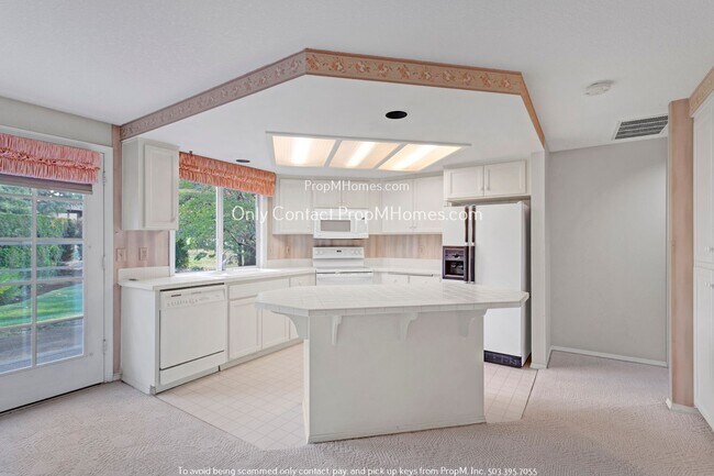 Building Photo - King City Charmer 55+ Community: Your Perf...