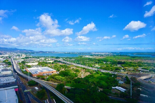 Building Photo - RENOVATED, PENTHOUSE VIEWS - Studio Unit i...