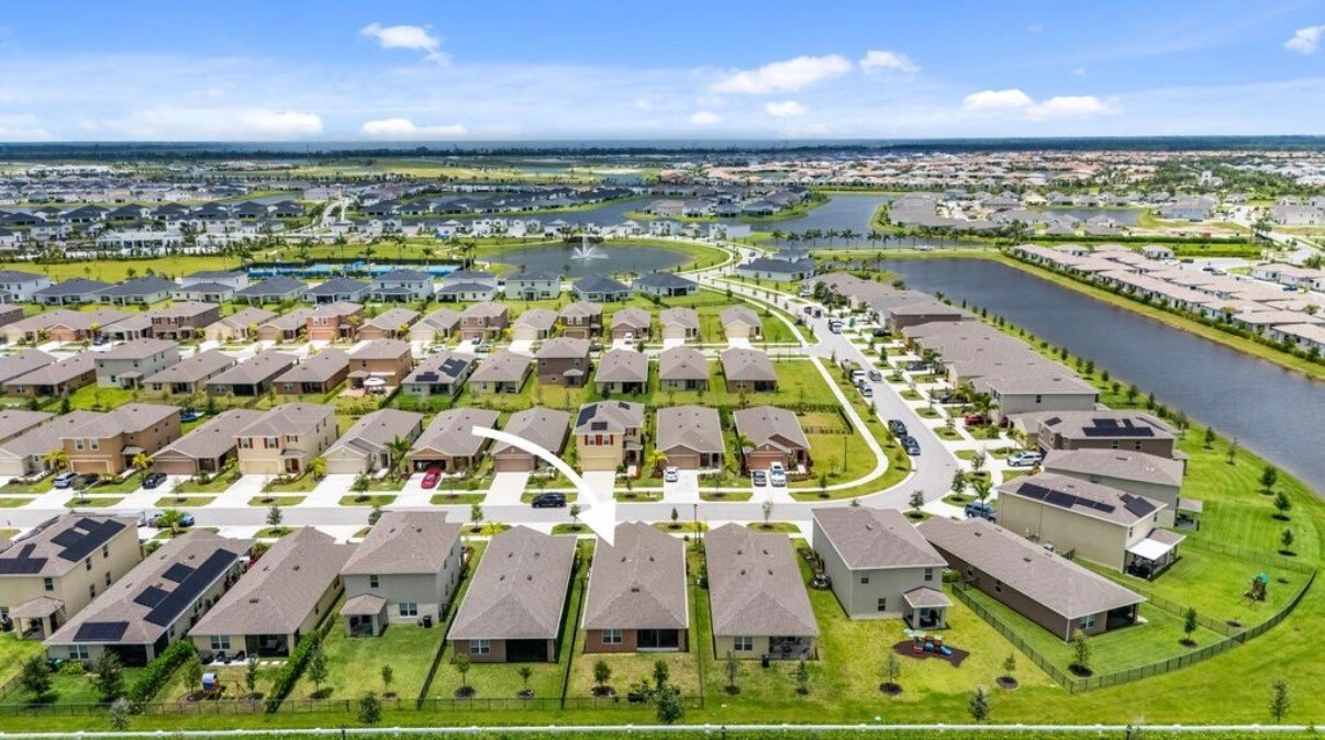 Building Photo - 12230 SW Rimini Way