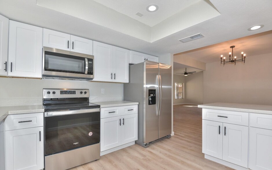 Primary Photo - 14837 N 25th Dr