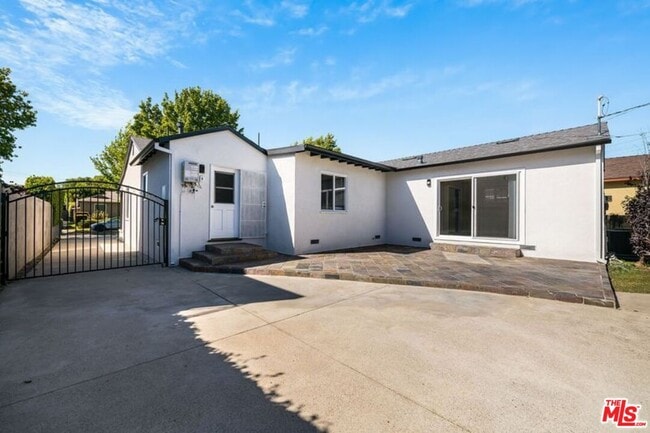 Building Photo - 12530 Stanwood Pl