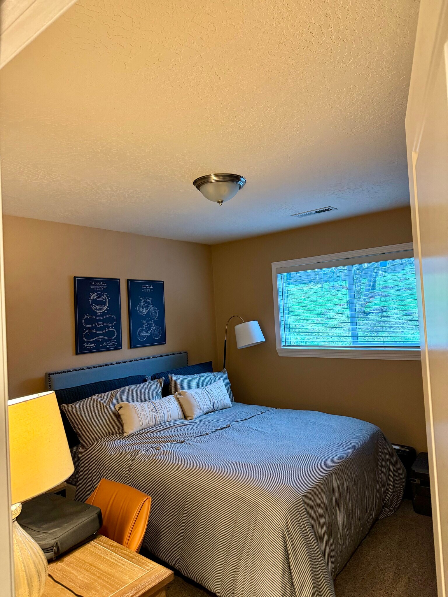 Building Photo - 102 W Canyon View Dr