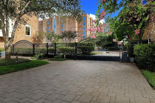 Building Photo - 28 Waterway Ct