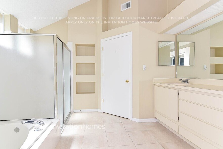 Building Photo - 6527 Steeplechase Dr