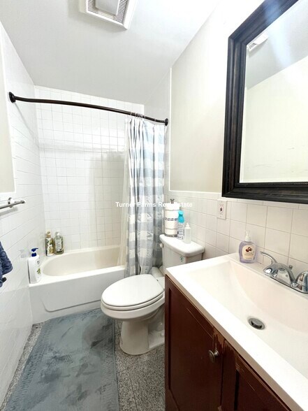 Building Photo - 179 Northampton St