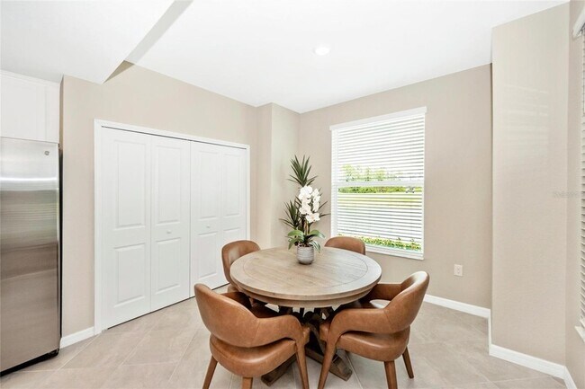 Building Photo - 12470 Wellen Golf St