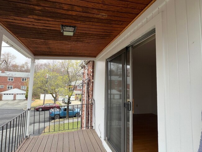 Building Photo - 14 Kippy Dr