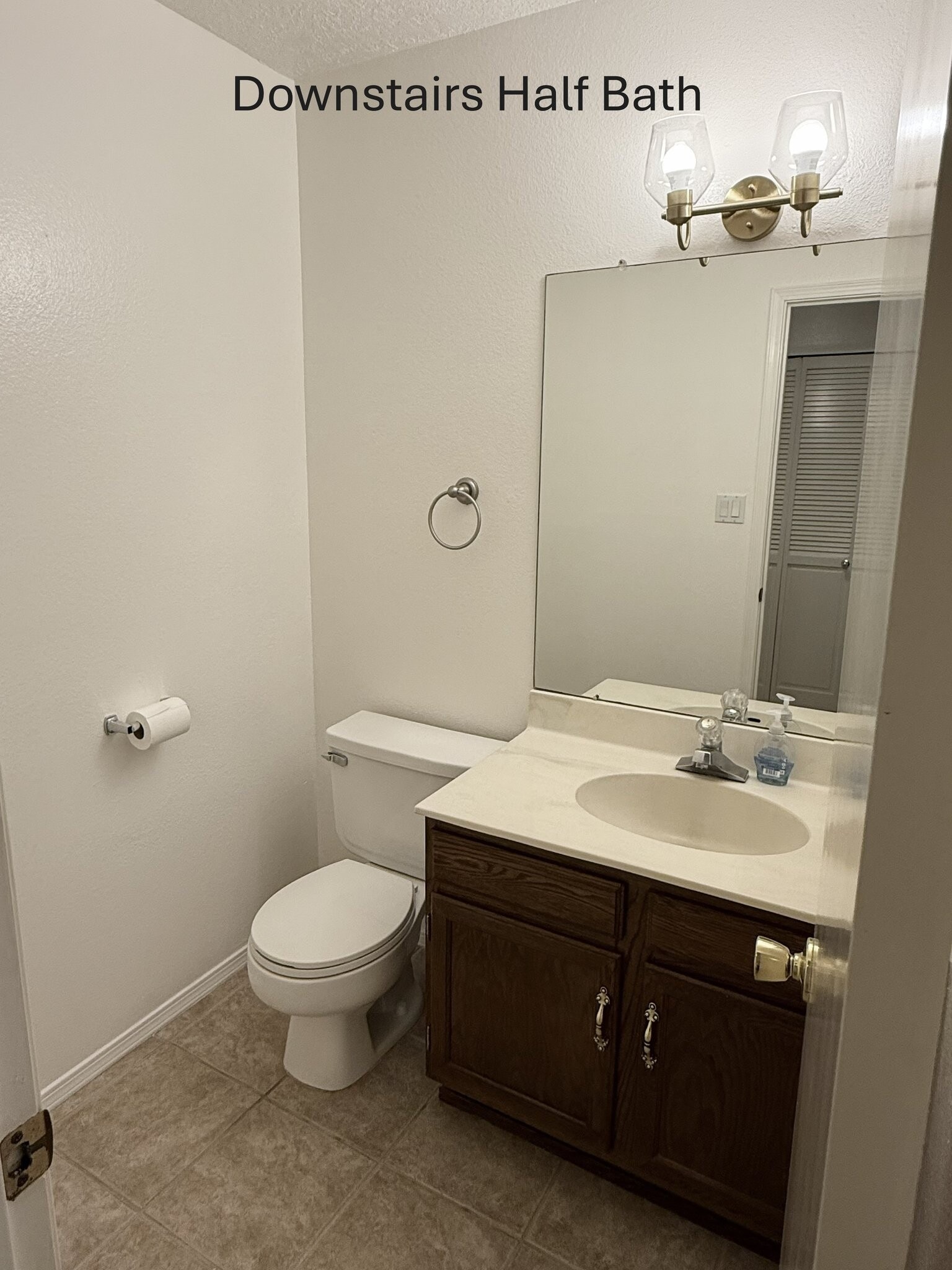 Building Photo - 5204 Edwards Dr NE
