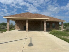 Building Photo - 317 Don Martin Dr