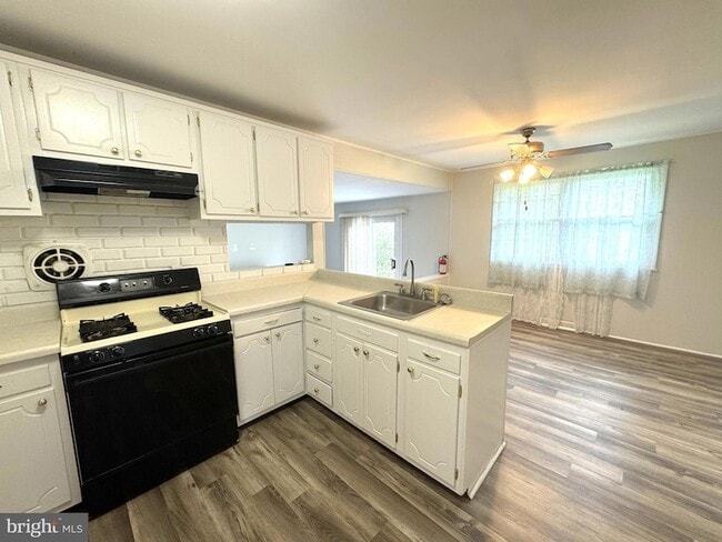 Building Photo - 310 Fish Pond Rd