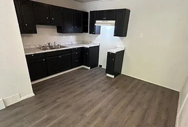 Building Photo - 813 St William Dr
