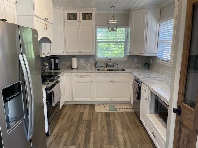 Building Photo - 2002 Greenwood Dr