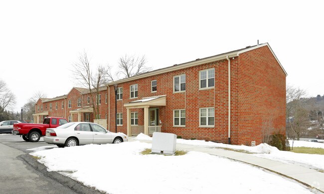 Primary Photo - Thomas Village Apartments