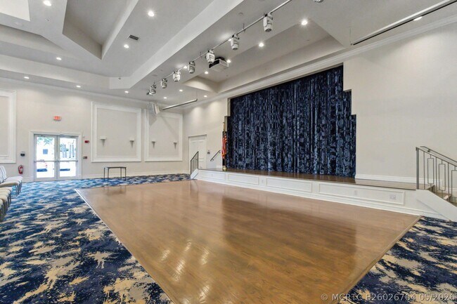 Building Photo - 6887 Viale Elizabeth