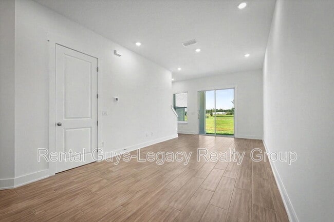 Building Photo - 5423 Bramhall Rd