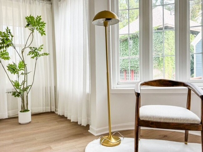 Building Photo - Brand new, huge 2 BR/2BA fully furnished i...