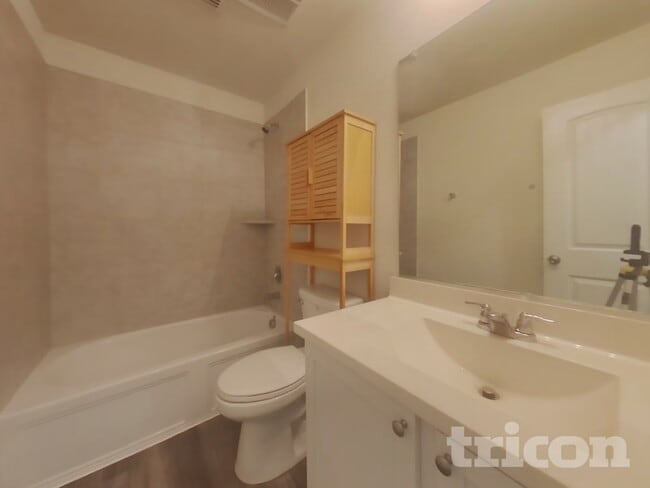 Building Photo - 14469 Cloudview Way