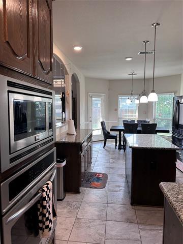 Building Photo - 912 Foxtail Dr