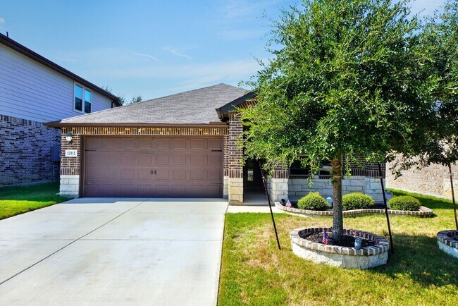 Primary Photo - Gorgeous 4-Bedroom Home in Westpointe East...