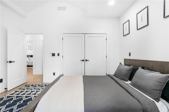 Building Photo - 507 Karen Ln