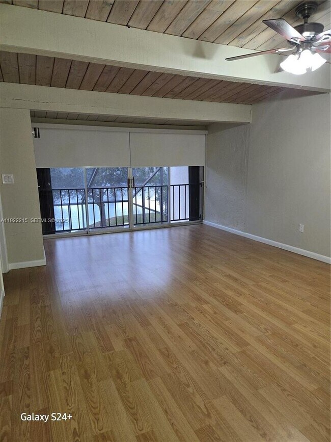 Building Photo - 7601 SW 105th Ave