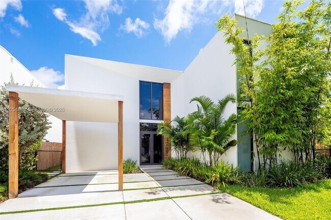 Building Photo - 8641 Arboretum Ln