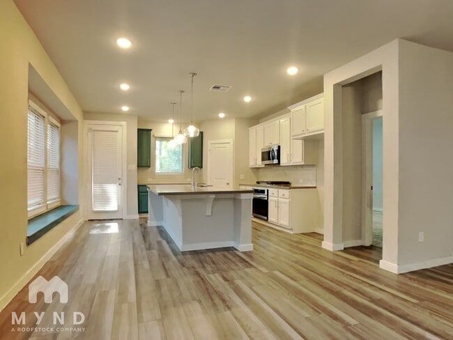 Building Photo - 734 Lacebark Elm Trl