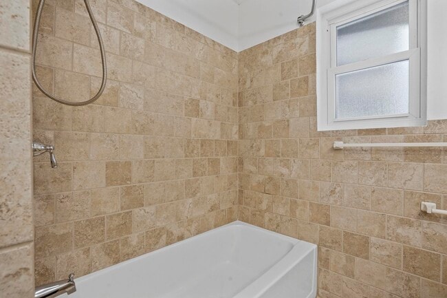 Building Photo - 514 Canyon Ridge Dr