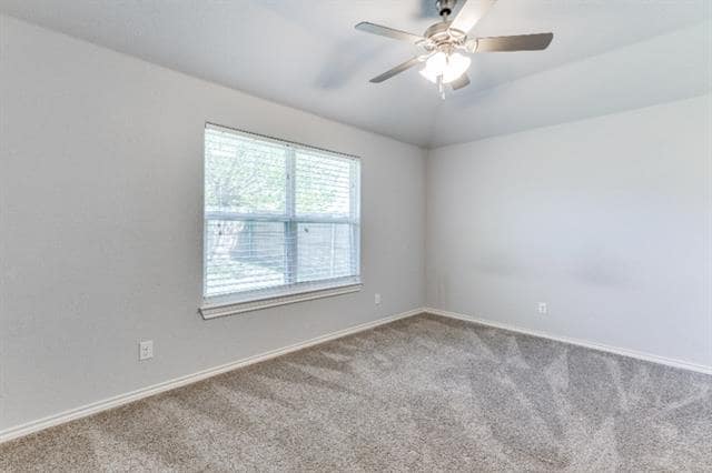 Building Photo - 513 S Spears St