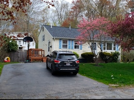 Building Photo - 54 Pinehurst Ave