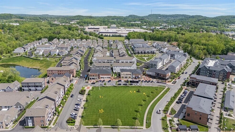 Building Photo - 303 Tillary Ln