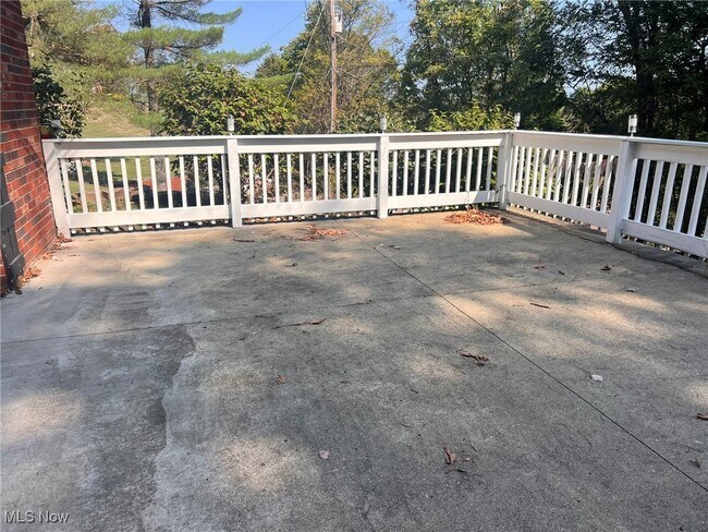 Building Photo - 66 Wildwood Heights Dr