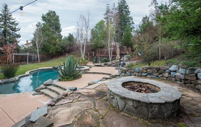 Building Photo - Stunning Resort-like Pleasanton Home