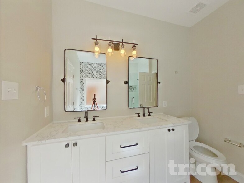 Building Photo - 7415 Cresswell Dr