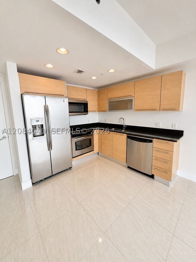 Building Photo - 951 Brickell Ave