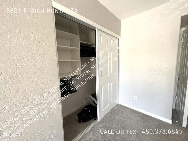 Building Photo - 8601 E Irish Hunter Trail