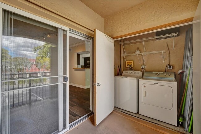 Building Photo - 11600 SW 2nd St