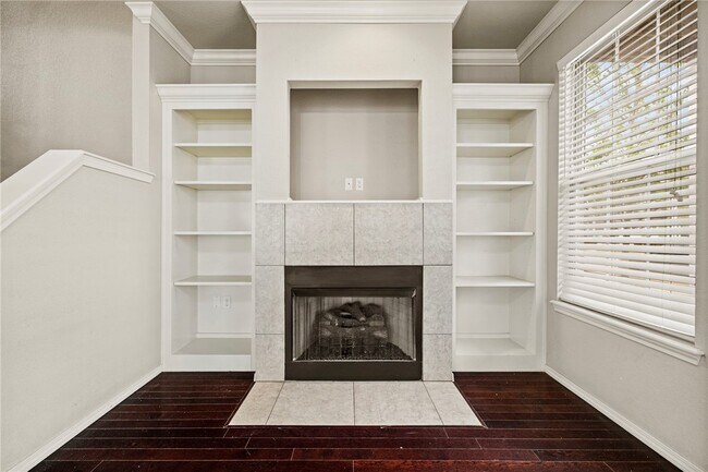 Building Photo - 614 N Keats Dr