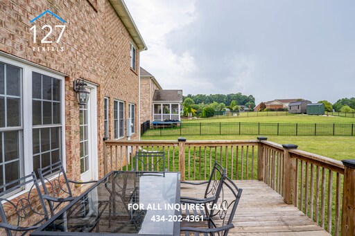 Building Photo - Comfortable & Stunning 4-Bedroom House in Prime Forest Location!