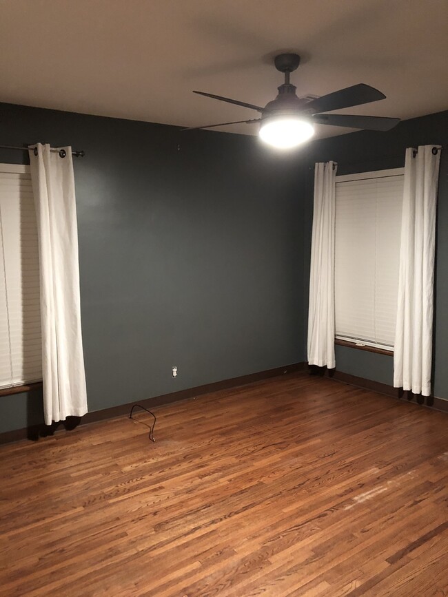 Building Photo - Updated Florence Park South Bungalow! 2 Be...