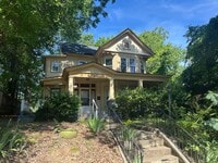 Building Photo - Spacious 3BR/2B duplex! Blocks to Duke!