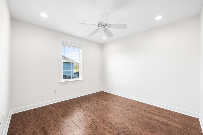 Building Photo - 143 Christian Dr