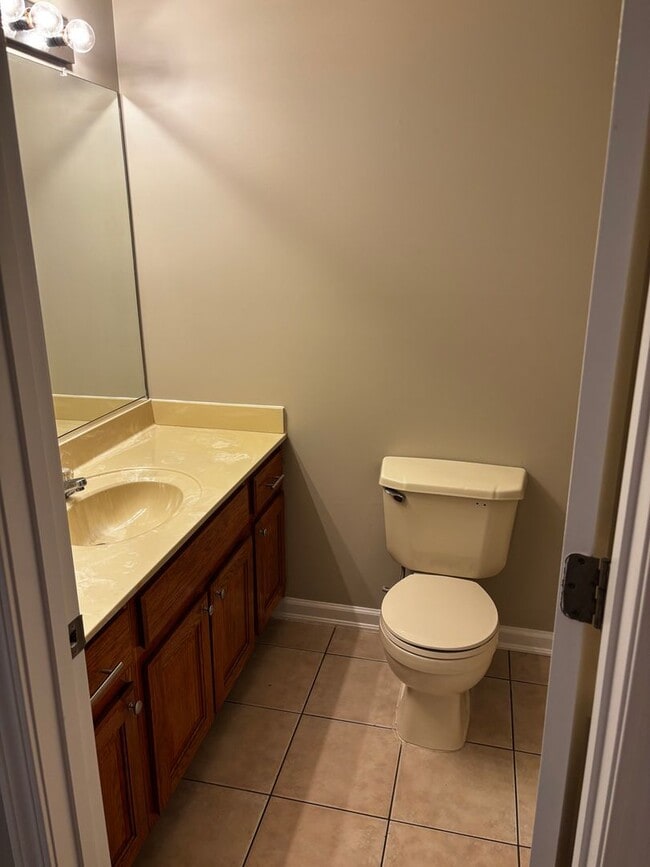 Building Photo - 3 Bedroom/ 2Bath located in Nettleton School District